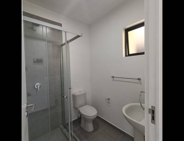2 BEDROOM APARTMENT FOR SALE IN SHEFFIELD BEACH